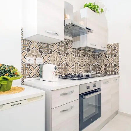 Appartement Alba 2 *